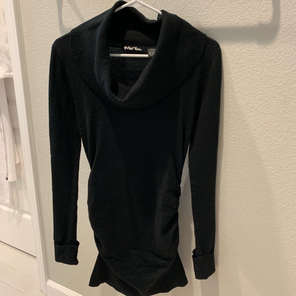 3/$10 🛒🛍️ Planet Gold Black Cowl Neck Long Sleeve Sweater - Size Large